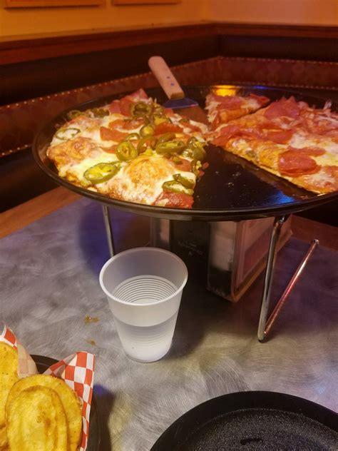 Shakey's Pizza Parlor