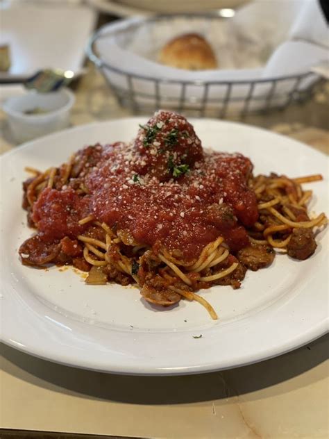 Lushaj's Pizza & Pasta