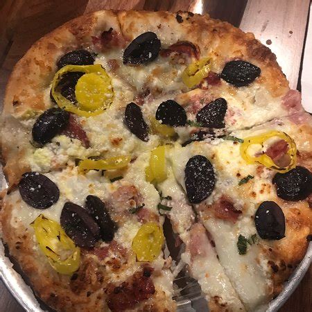 BoomBozz Craft Pizza & Taphouse - East Nashville