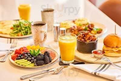 Ella’s by Christian Petroni