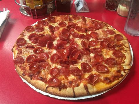 Plank's Cafe & Pizzeria