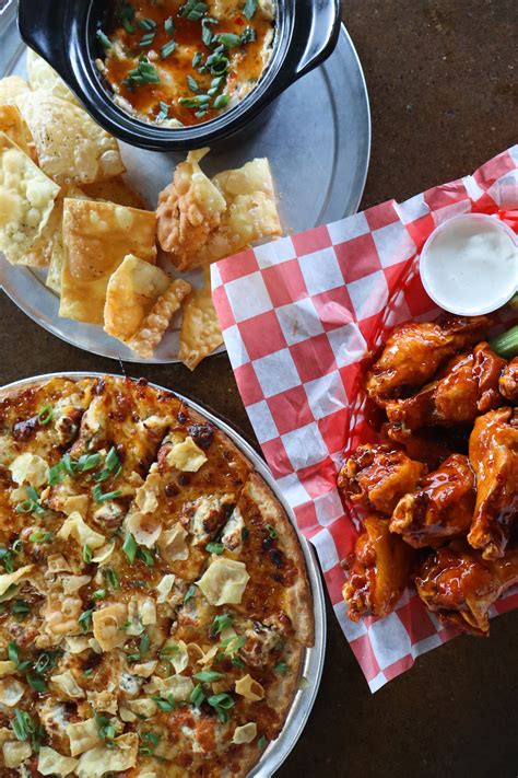 JT's Pizza & Pub - Grandview Heights