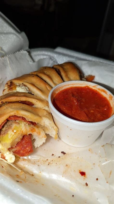 Carsonie's Stromboli & Pizza Kitchen