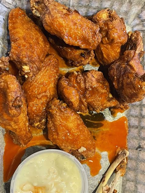 Riverfront Pizza & Sports Bar