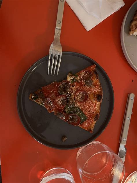 Cent's Pizza + Goods