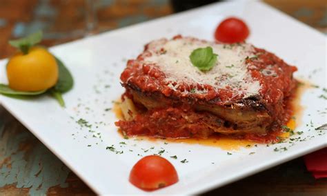 Carmine's Pizza Kitchen-Gibson